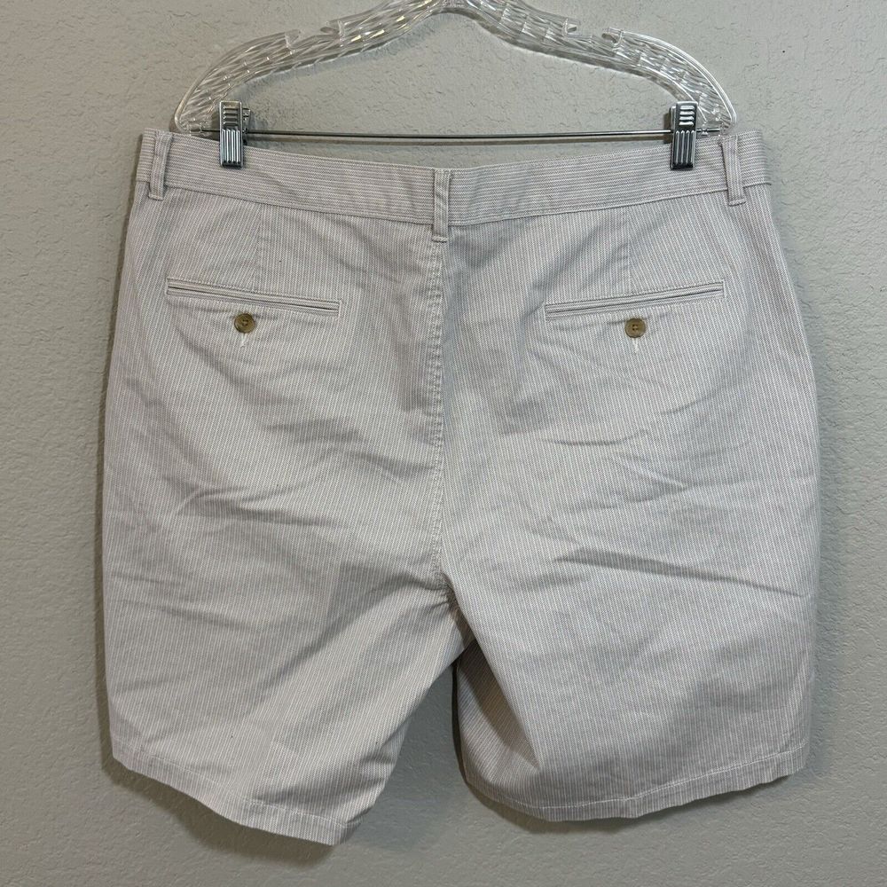 Saks Fifth Avenue Grey Herringbone Men's Casual Chino Shorts Size 38 - Picture 3 of 4
